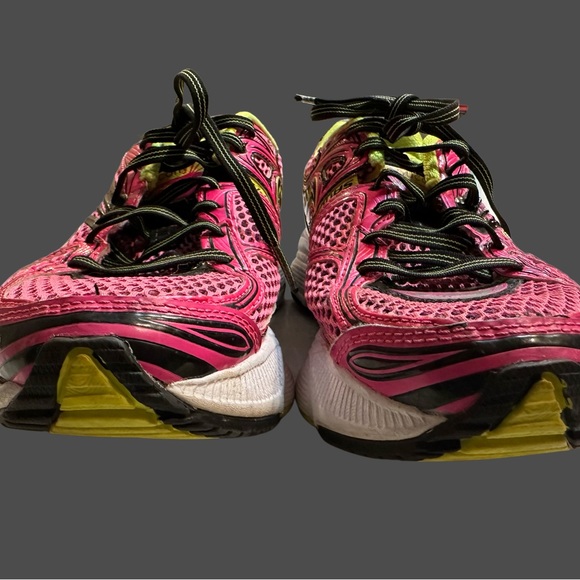 Saucony Shoes Saucony Size 7 Hurricane 5 Women Tennis Shoes Poshmark